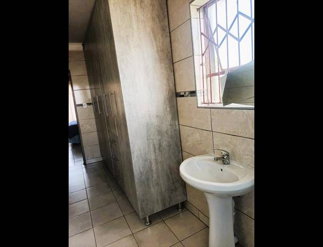 4 BEDROOM HOUSE FOR SALE IN MANKWENG